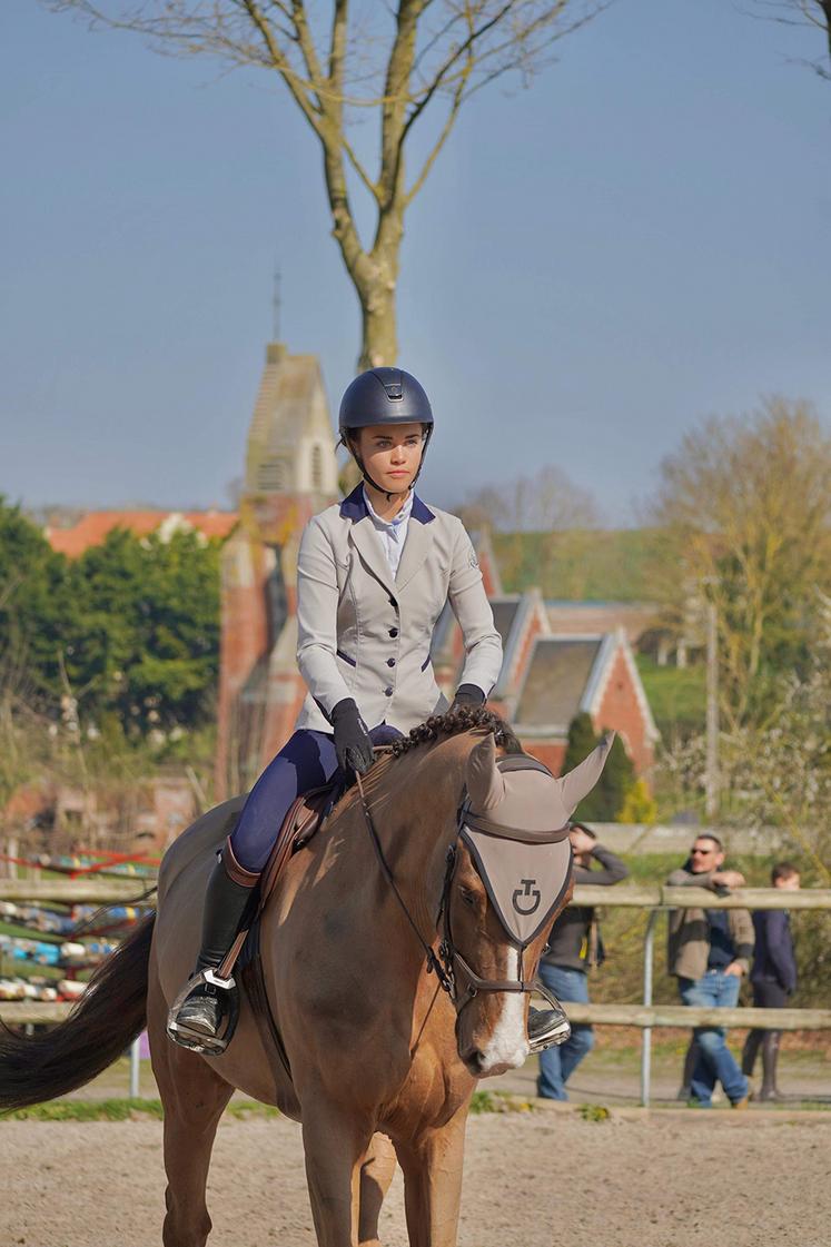 Aristo donne tout à sa cavalière en concours. «Il a beaucoup de force, et ce n’est pas toujours facile à gérer.»  