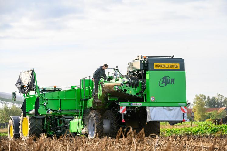 La Spirit 7200 profite de nombreux automatismes et de la télémétrie AVR Connect.