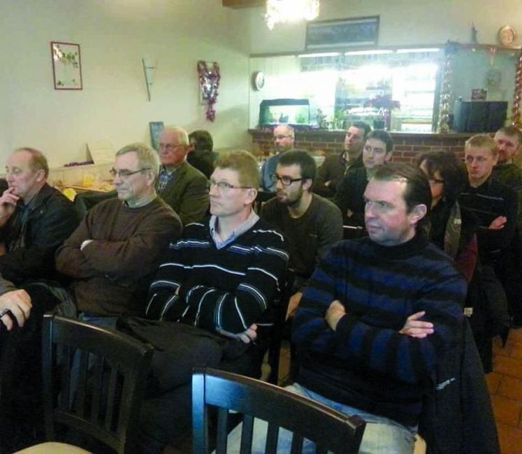 Les participants à l’assemblée de Moreuil.