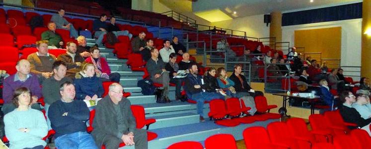 Les participants à l'assemblée de section Somme réunis à Hallencourt.