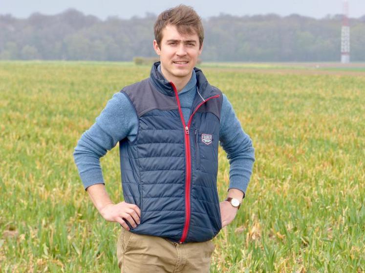 Des poireaux pousseront dans ce champ dès le mois de juin. Blaise Crété saura, en décembre, lors de l’arrachage, 
si le pari est gagné ou non.