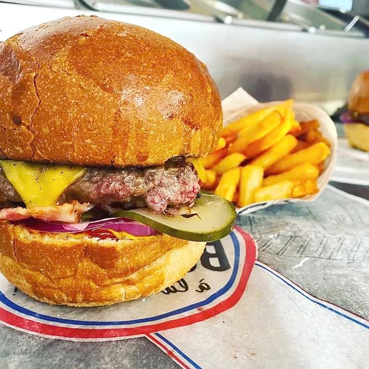 Ce qui fait la qualité des burgers ? Les produits locaux utilisés, dont la viande de blonde d’Aquitaine élevée en Hauts-de-France. 