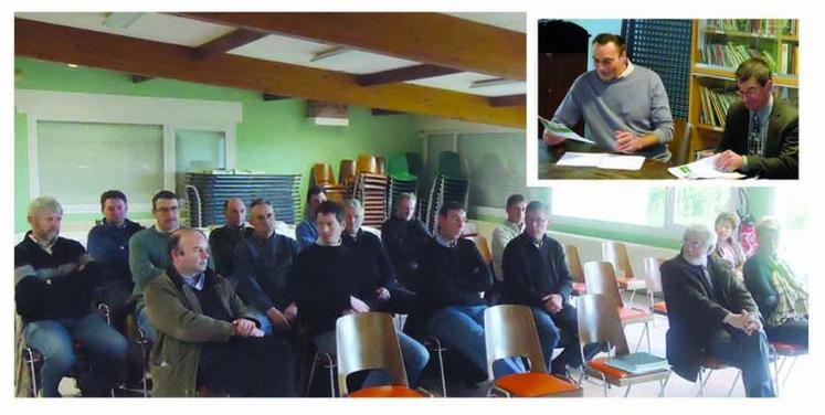 Les participants ont souligné le caractère parfois inadapté des nouvelles pratiques de fauche des accotements des routes. En haut Olivier Bouvet, président cantonal (à g.) et Daniel Roguet, président de la chambre d’agriculture.