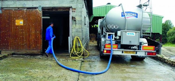 Les industriels sont pris en tenaille entre les annonces du médiateur,  les producteurs qui attendent une hausse ferme et définitive, et les grandes enseignes qui ne veulent rien entendre de plus. Certains décrochent déjà.