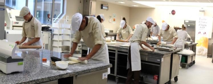 Le concours du meilleur croissant, dont une épreuve régionale a lieu dans le Nord prochainement, est parrainé par la Coopérative laitière Isigny Sainte-Maire et l’Association nationale des professeurs  de boulangerie. 