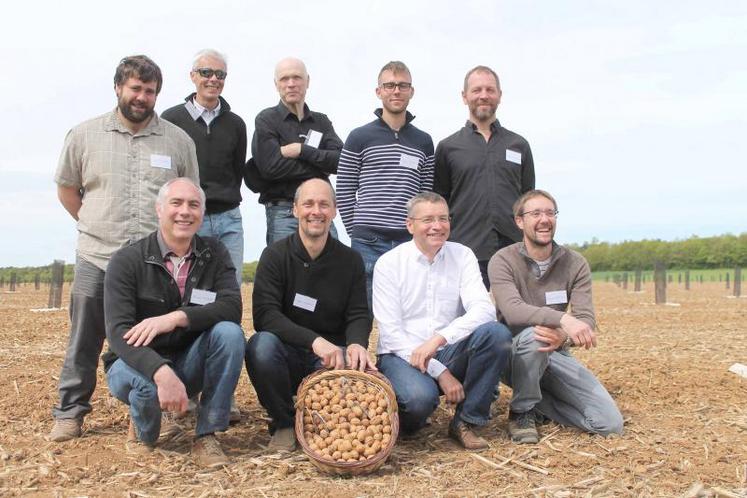 Le collectif produira de la noix de variété Fernor, d’ici cinq à six ans. 