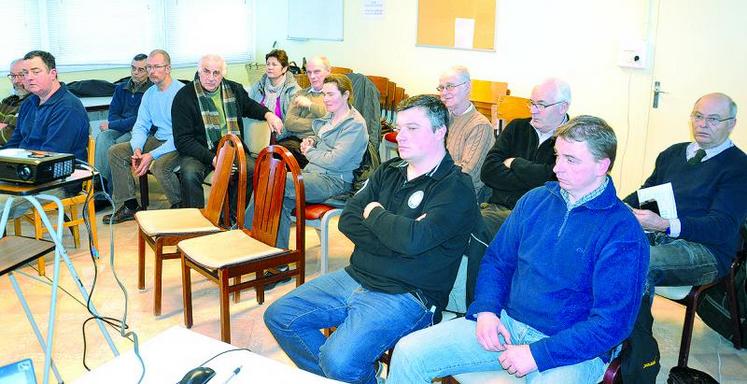 Les participants à l'assemblée d'Amiens.