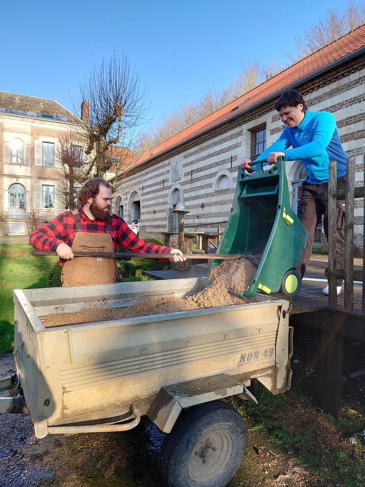 Un savoir-faire artisanal était à acquérir. 