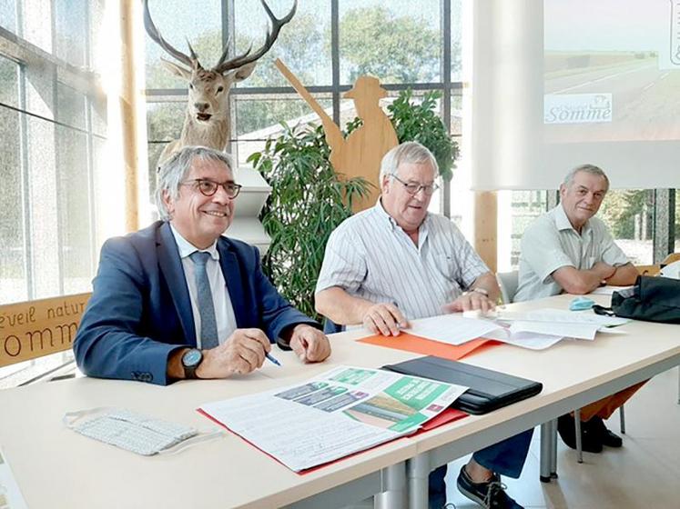 Au siège de la fédération des chasseurs de la Somme, fin de semaine dernière, Conseil départemental et chasseurs ont planté les bases d'un nouveau partenariat pour l'aménagement des bords de route.