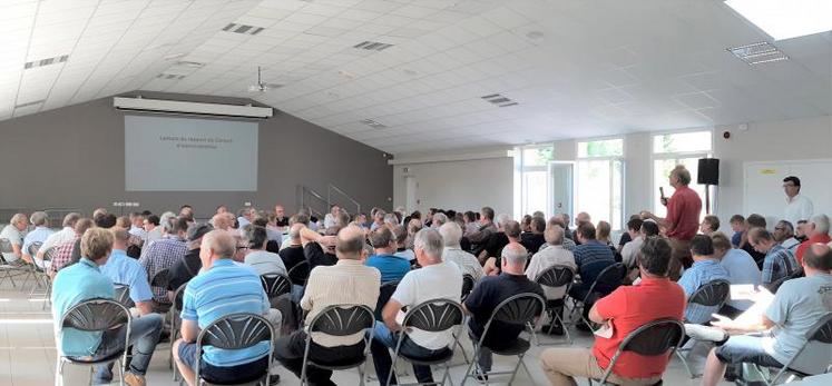 Lors de l’assemblée générale du 27 août dernier, présentation du projet d’OP betteraves aux adhérents de la Scica de Roye.