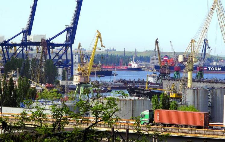 Port céréalier d'Odessa. Il faut s’attendre encore cette campagne à une compétition sévère avec les pays exportateurs de la zone mer Noire.
