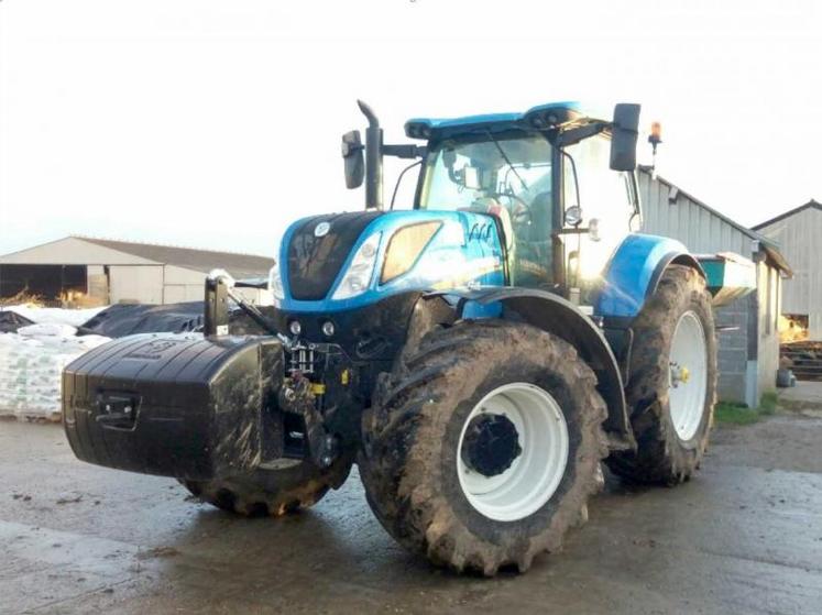 Avec les trois nouveaux tracteurs, les agriculteurs se sont engagés à réaliser 2700 heures annuelles pour un coût estimé 
à 17 euros par hectare.