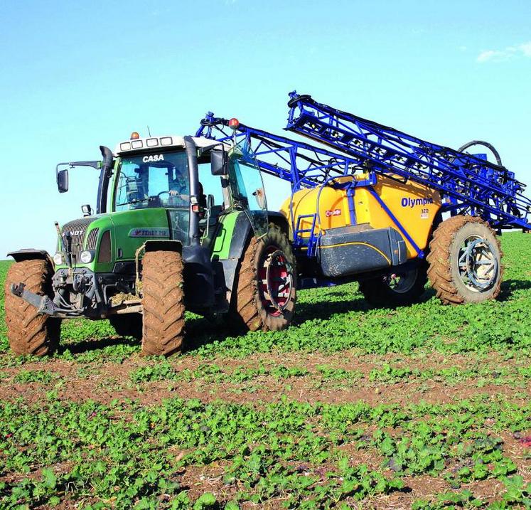 Pulvériser pour un tiers, la structure commerciale est recommandée.