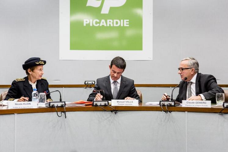 Le 30 juillet, au Conseil régional de Picardie, la préfète de région, Nicole Klein, le Premier ministre, Manuel Valls, et le président du Conseil régional de Picardie, Claude Gewerc, signaient le Contrat de plan Etat-Région 2015-2020.