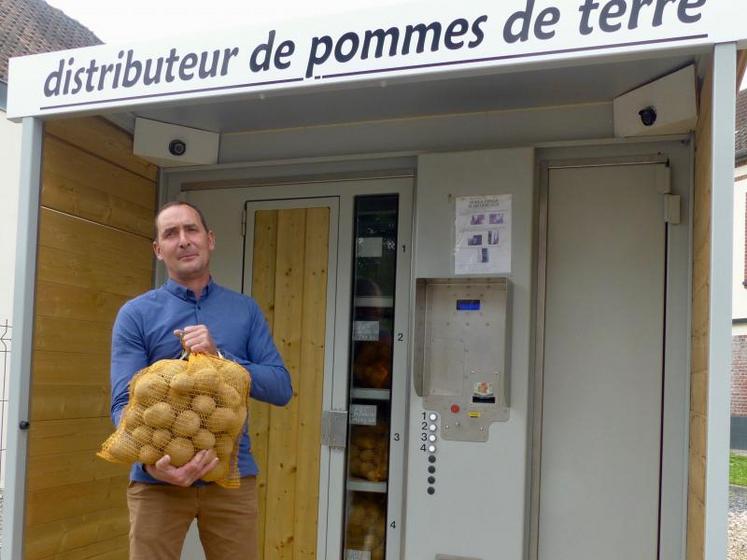Le distributeur automatique permet à Jérôme Walpoel de gagner un temps fou. Plus besoin de vendre ses pommes 
de terre au marché. 