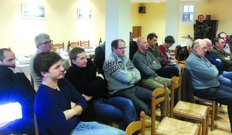 Les participants à l'assemblée d'Ailly-sur-Noye.