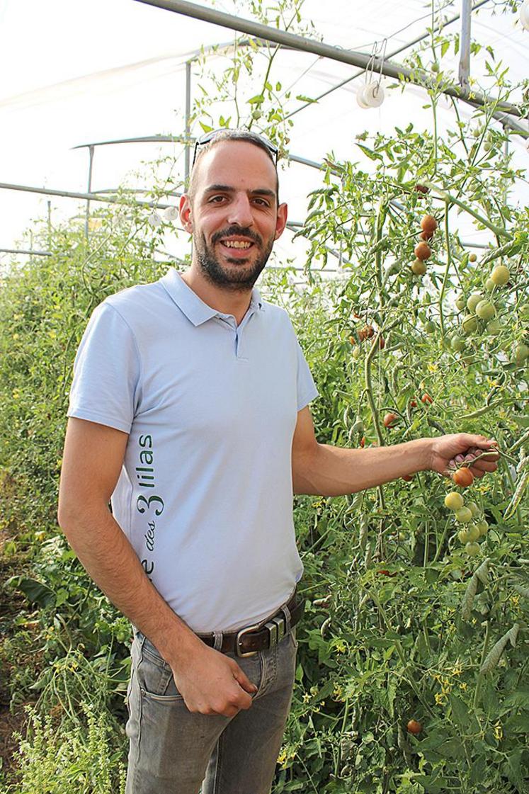Grégory Lefebvre, 27 ans, maraîcher bio à Rubempré, mise beaucoup sur Internet pour la commercialisation de ses légumes.