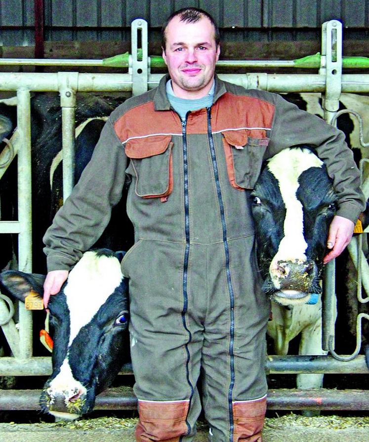 Donald Herphelin avec des filles de taureaux génomiques (Doall, Dyonne).