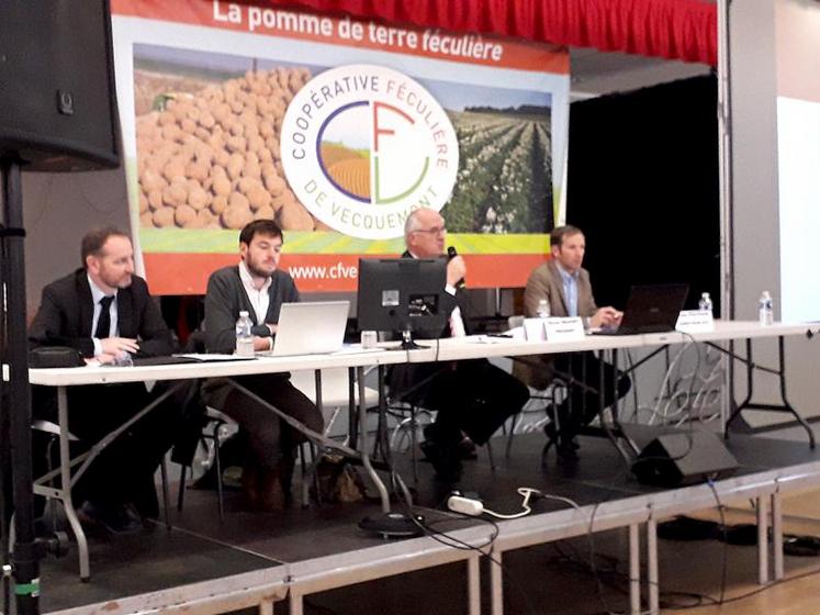 De g. à dr. : Arnaud Dupont, directeur de l'usine Roquette de Vecquemont, Gwenolé Pasco, res-ponsable des achats, Olivier Brasset, président de la coopérative et Bruno Poutrain, son directeur.