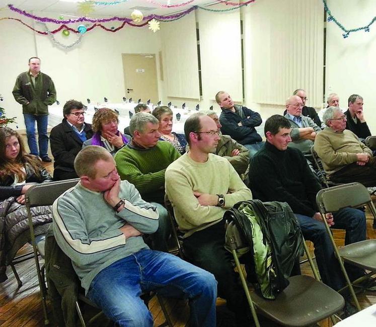 Les participants à l’assemblée de Montdidier.