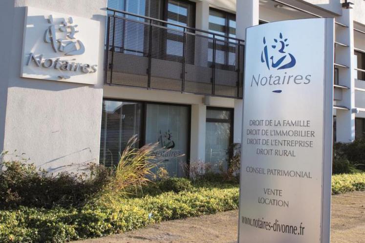 L’anticipation de la transmission du patrimoine permet de payer moins de droits, à condition de s’y prendre le plut tôt possible.