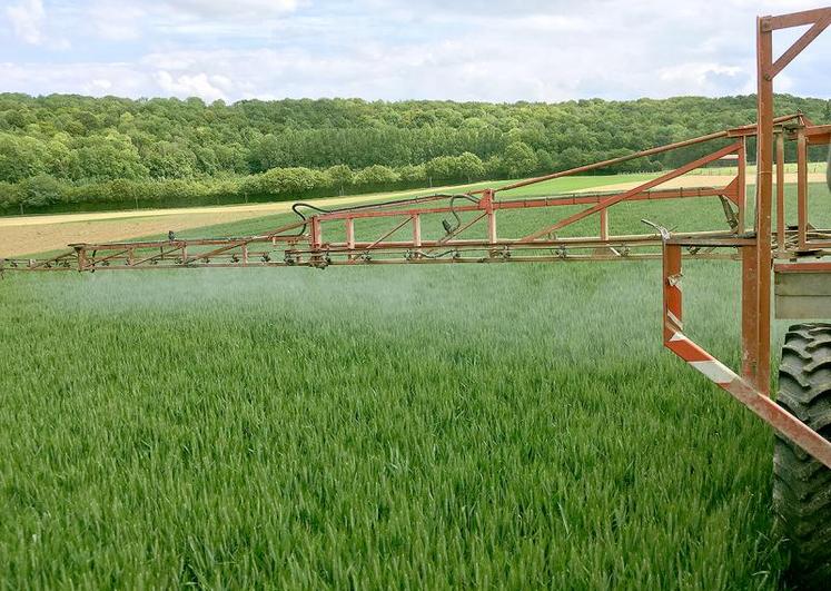 Sans attendre les signatures des chartes départementales prévues par la loi EGAlim, le gouvernement lance une consultation publique sur un projet de décret et d’arrêté décrié par la profession.