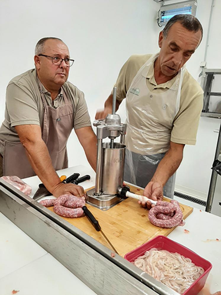 En saucisses ou en crépinettes, une préparation simple, mais efficace, qui demande quand même un petit tour de main et un peu de matériel.