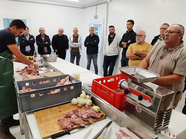 Une douzaine de participants ont assisté à la dernière formation proposée  par la fédération des chasseurs de la Somme. Elle est ouverte à tous, y compris  aux non-chasseurs.