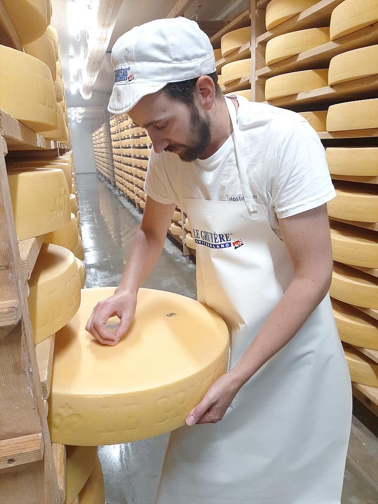 Pour rien au monde, le fromager Gabriel Moura  ne voudrait faire un autre métier que le sien.