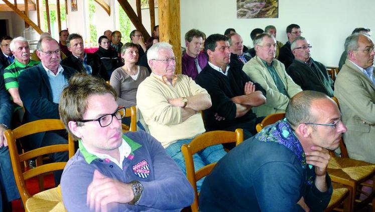 Les participants à l'assemblée d'Ault-Saint Valéry.