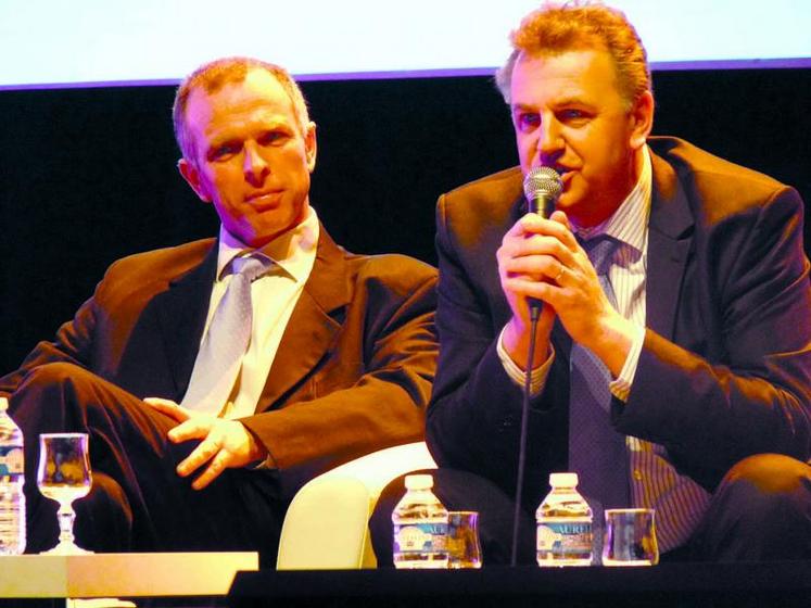 Olivier de Bohan, président de Cristal Union : «notre obligation en tant que coopérateur, c’est de maintenir des bassins betteraviers, d’optimiser les outils industriels, et de trouver des stratégies pour que Cristal Union ait une position incontournable dans le paysage sucrier européen». A ses côtés, Jérôme Fourdinier, président de la coopérative 
de Sainte Emilie.