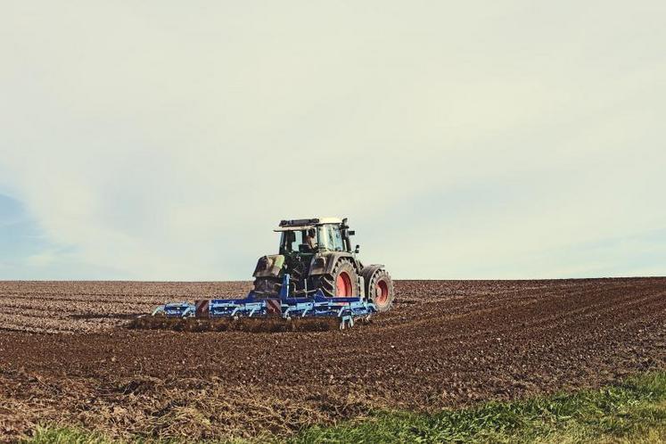 L'activité agricole peut s'exercer sans contrainte spécifique de déplacement pour les matériels et les personnes qui les mettent en oeuvre.