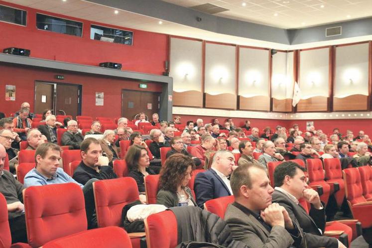 Près de deux cents personnes ont assisté à l’assemblée générale commune que la FDSEA et JA ont tenue le 10 janvier.