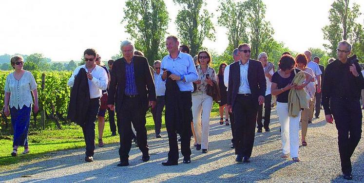 Les éditeurs réunis pour leur congrès annuel à Périgueux, le 12 juin. La presse agricole territoriale est bousculée par les réformes du secteur de l’édition.