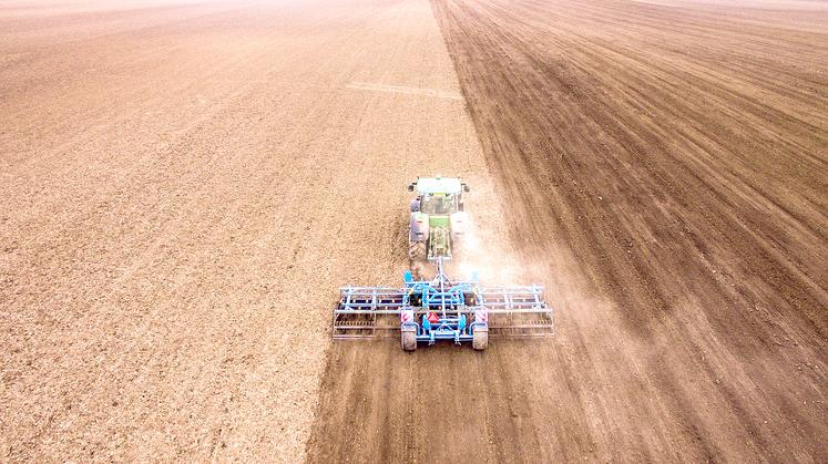 Le cinquième point, relatif à la transmission de l’exploitation du fermier sortant, a fait l’objet d’une avancée importante, avec une nouvelle règle : à nouveau preneur, nouveau bail, à la transmission du fermier sortant. 