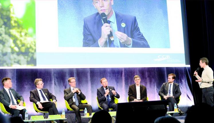 Jean Cordier, Jean-Loïc Bégué-Turon, Yves Madre, Franck Sander, Daniel Mercier-Gouin, Ricardo Ramon I Sumoy (Commission européenne) lors du congrès de la CGB.