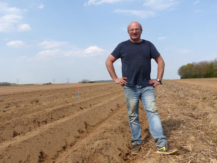 Jean-Paul Dallene a pré-butté 25 ha sur les 63 de pommes de terre. Son objectif principal est de limiter l’érosion du sol. 