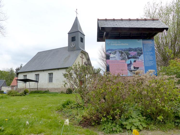 L’église, entièrement restaurée, est une des fiertés de Longuevillette. 