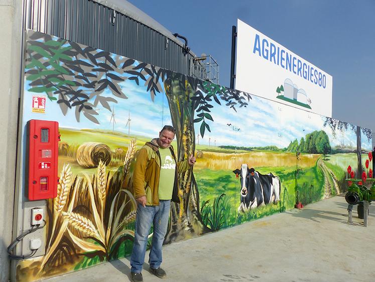 Thierry Guillot, alias Glass Hysteria, a réalisé une fresque devant  le méthaniseur.
