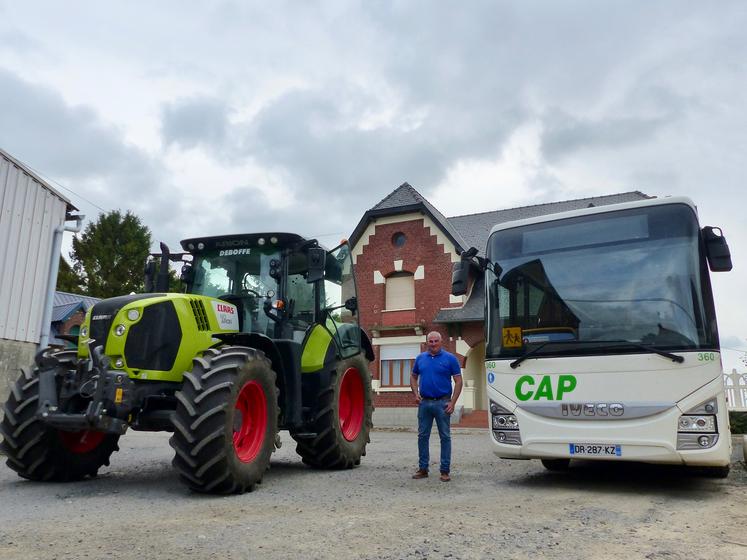 Entre l’activité de la ferme et la conduite du car, Pascal Degand a trouvé un bon équilibre. 