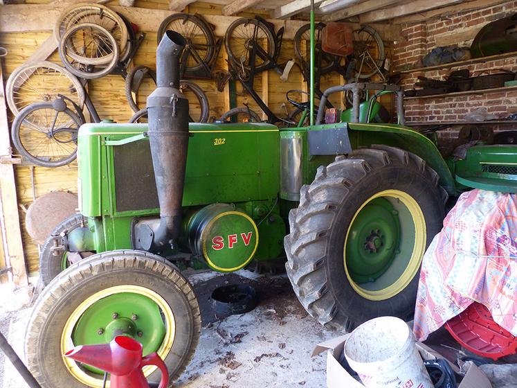Éric Dejardin expose ses pépites, tracteurs et matériel de récolte. 