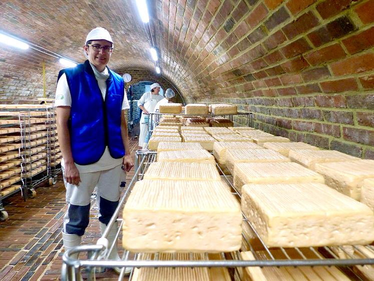 Claire Halleux est une des dernières productrices de Maroilles fermier.