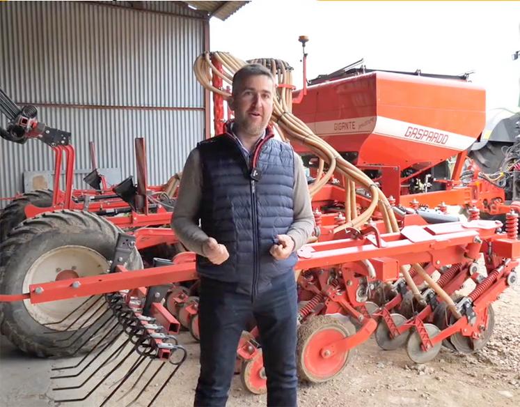 Sébastien Méry sème 100 % de ses surfaces de colza avec un semoir direct de marque Maschio-Gaspardo à disques. 
