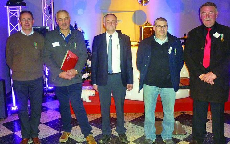 Les honneurs ont été rendus aux salariés qui ont réalisé entre vingt et quarante ans de carrière chez Advitam Agroéquipement.