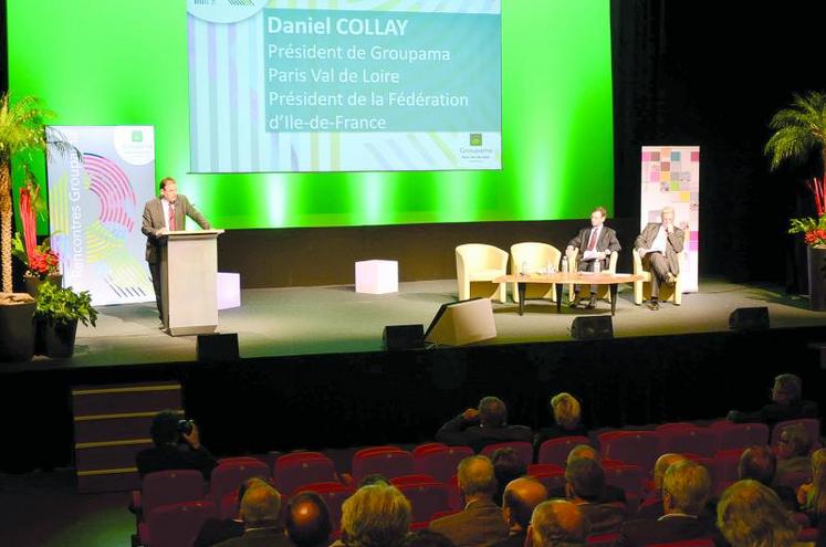 Montigny-le-Bretonneux (Yvelines), jeudi 10 avril. Eric Gelpe, directeur général, Jean-Pierre Poupart, directeur de l’établissement de l’Ile-de-France et Daniel Collay, président de la fédération des caisses locales, ont notamment rendu compte des activités de 2013.