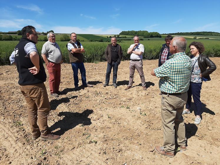 «Les positions du monde de la chasse sur les néonicotinoïdes, sur les ZNT, la réforme des dégâts de gibier, l’appel  à la délation sur les chemins qui ont disparu depuis des générations, ou plus récemment les sorties non contrôlées  sur la méthanisation (…) font du tort» à l’unité entre chasseurs et agriculteurs, affirme Denis Bully, président de la FDSEA de la Somme.