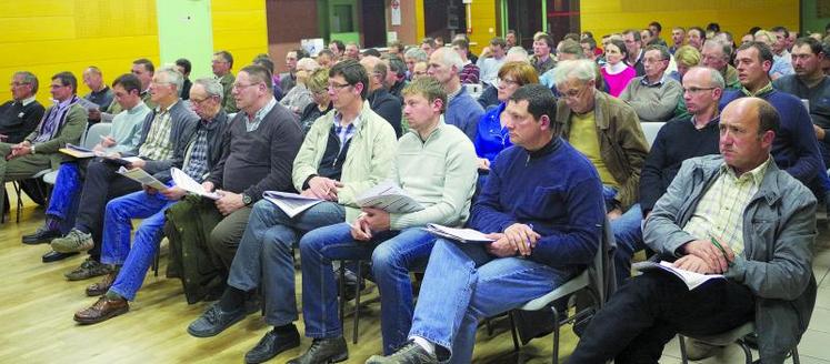 Les trois réunions d’information qui se  sont déroulées à Amiens, Grand-Laviers (photo ci-dessous) et Villers-Carbonnel ont fait salle comble.