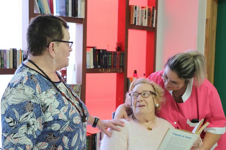 Comme Béatrice Herbaux, les vingt-quatre résidents de la Marpa de Feuquières-en-Vimeu ont trouvé une alternative 
à la maison de retraite. Il vivent en autonomie, à la campagne, mais sont épaulés au quotidien.