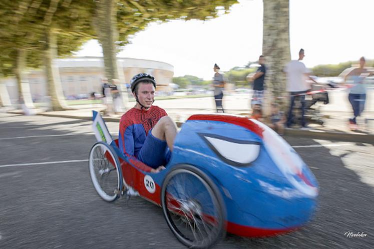 Dix-sept voitures sont inscrites à la manche samarienne, dont Spiderman, la Sorcière et le Village gaulois. Les courses sont toujours un événement. 