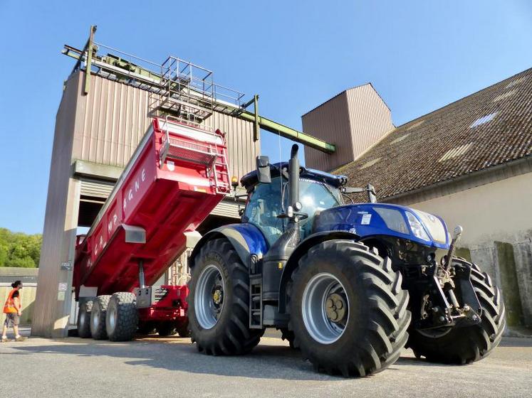 Des postes de saisonniers sont à pourvoir dans tous les silos du territoire pendant la moisson.